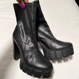 Forever 21 Black Chunky Heel Boots